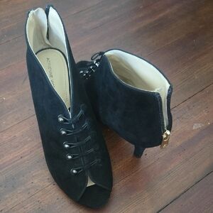 NEW Adrienne Vittadini Black Heeled Ankle Boots Timeless Elegance